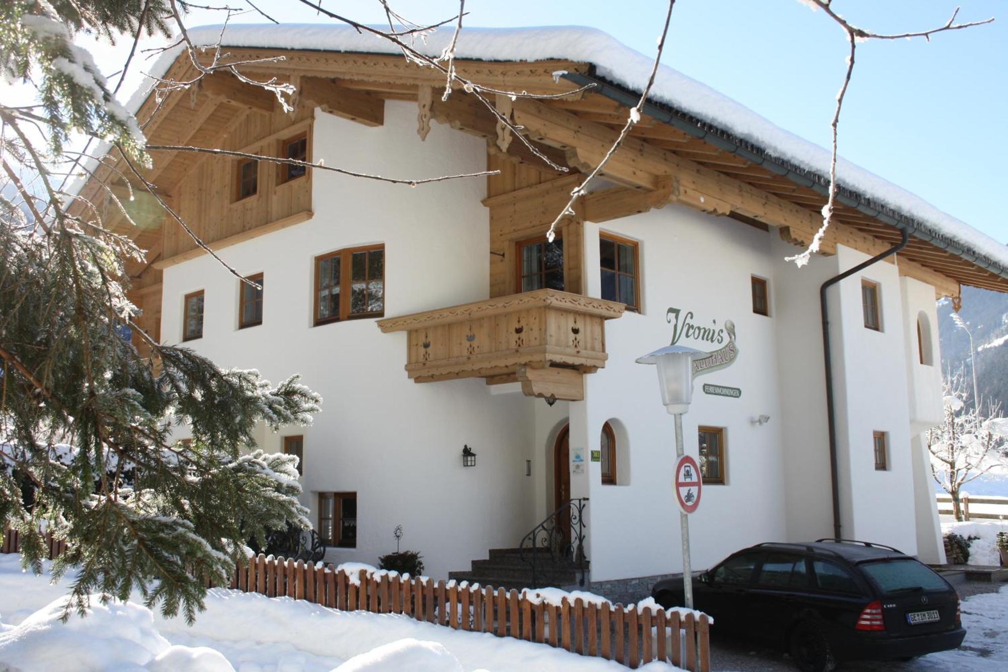 Vronis Waldhaus Adults Only Aparthotel Mayrhofen Exterior photo