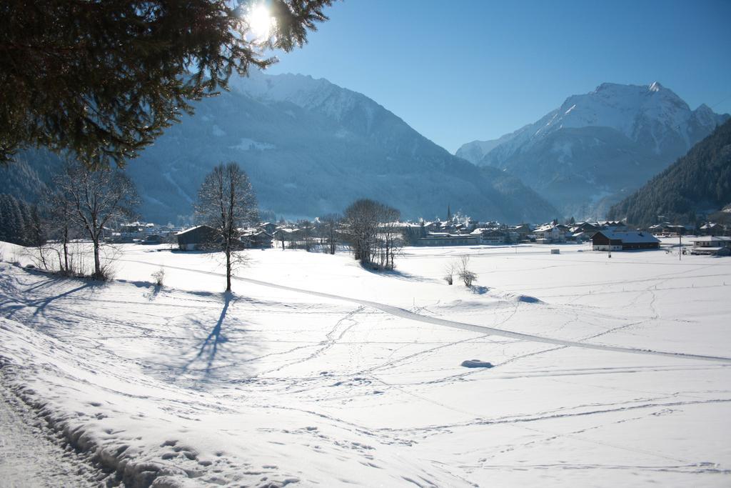 Vronis Waldhaus Adults Only Aparthotel Mayrhofen Exterior photo